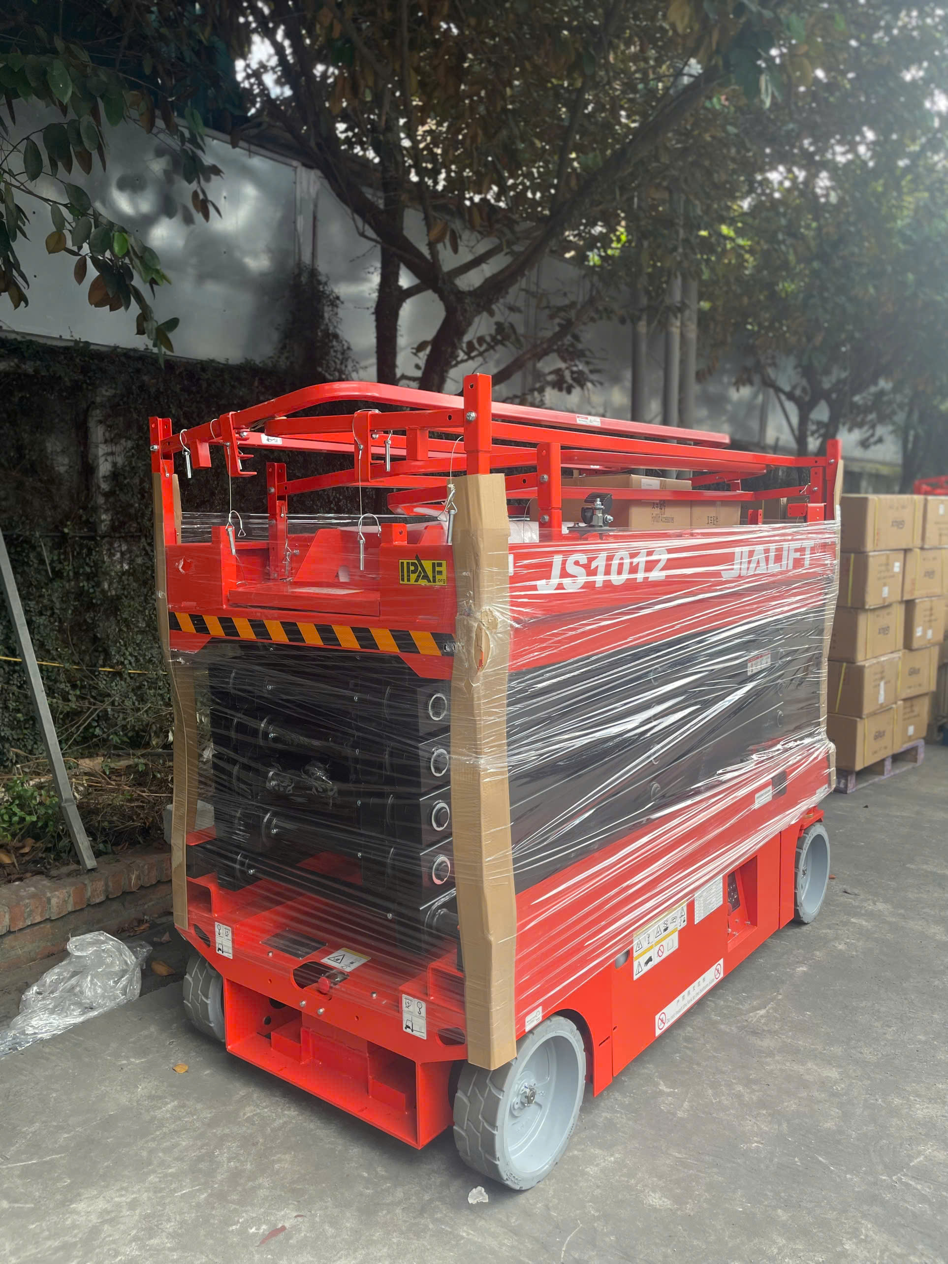 Xe Nâng Người cắt kéo tự hành 12m Jialift JS1012
