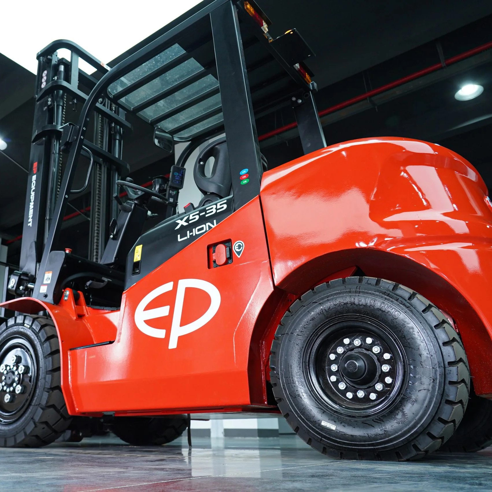 Xe nâng điện ngồi lái EFX5-251 2.5 tấn