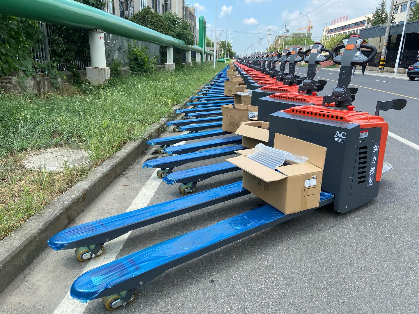 xe nâng tay điện đứng lái 2.5 tấn JIALIFT SL25GA