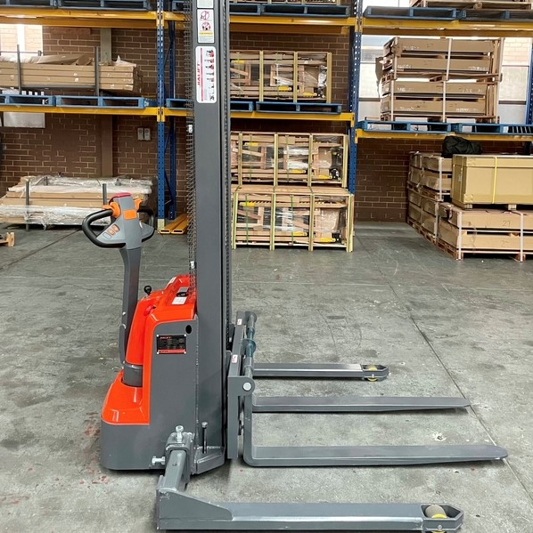 Xe nâng điện Stacker CL13GHY