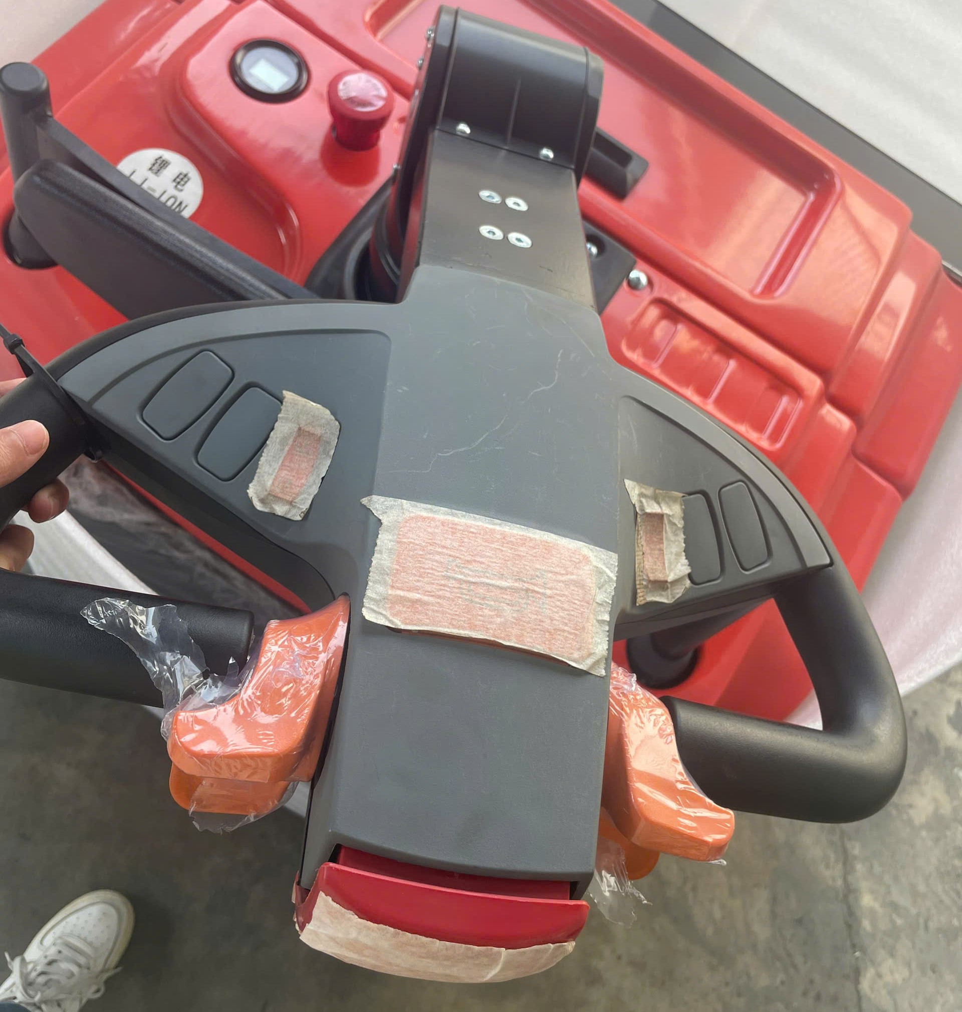 xe nâng tay điện đứng lái 2 tấn JIALIFT SL20GA