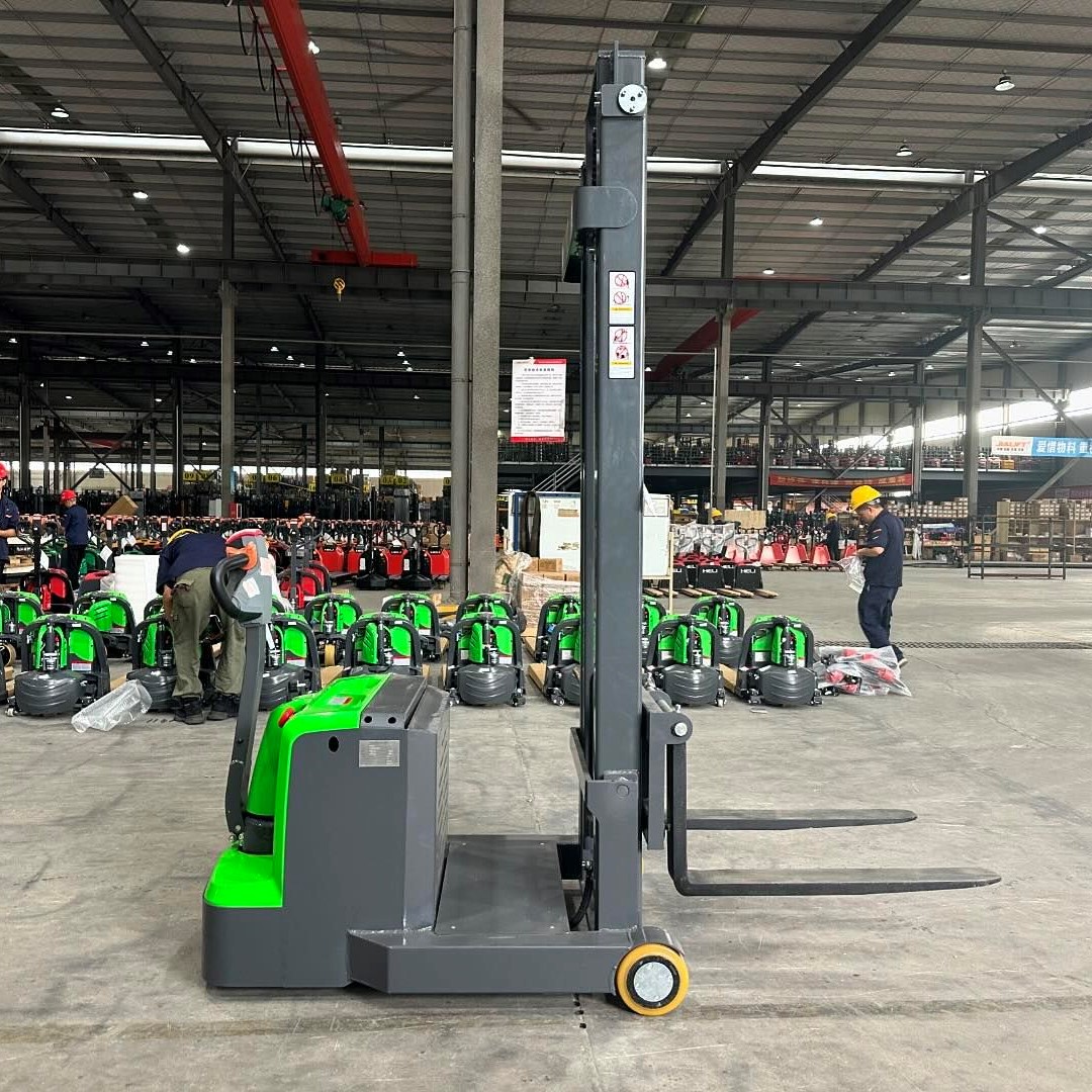 Xe nâng điện đối trọng Stacker 1 tấn E1030J