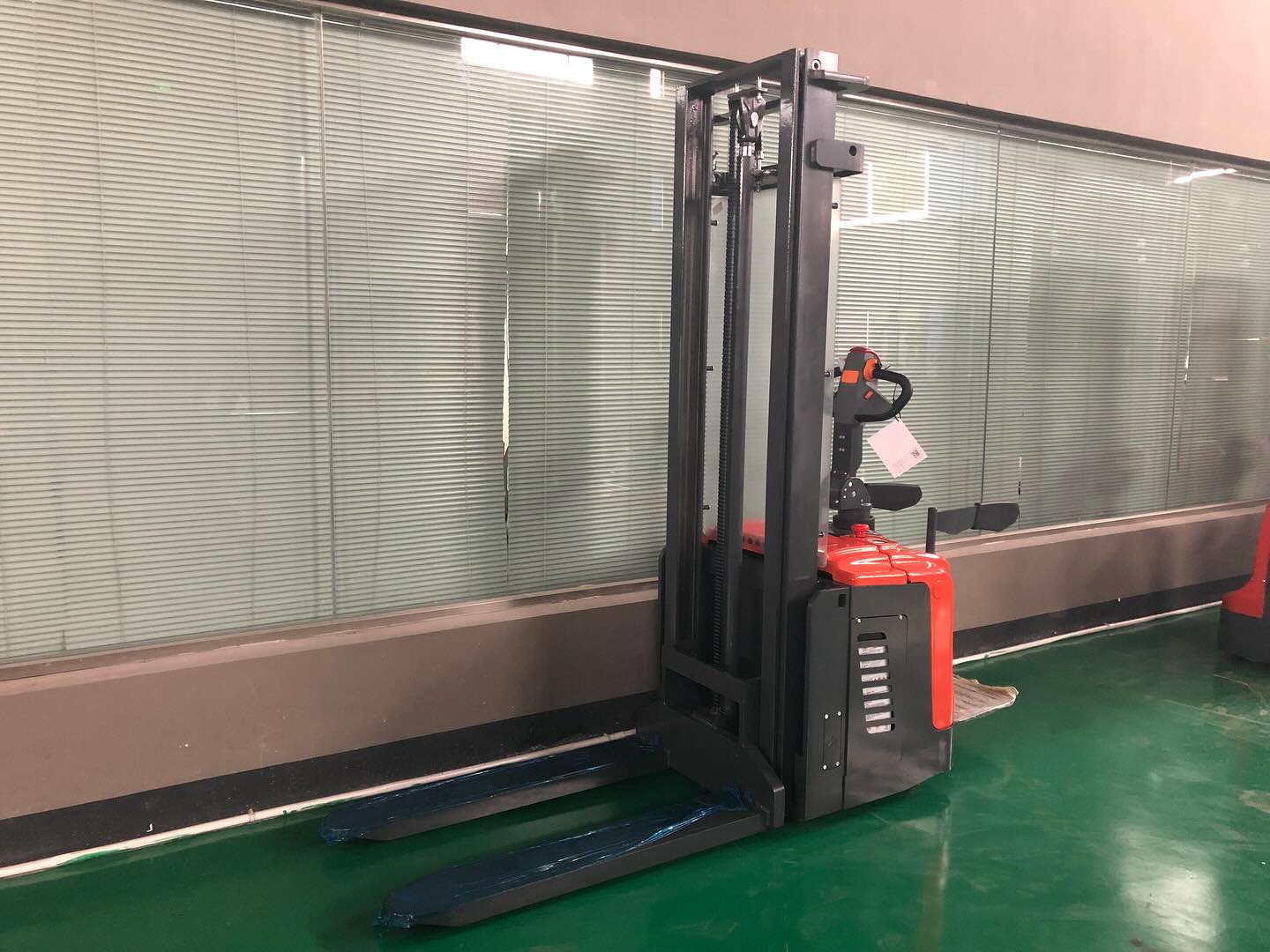 Xe nâng điện đứng lái Jialift 2 tấn CL2040GA