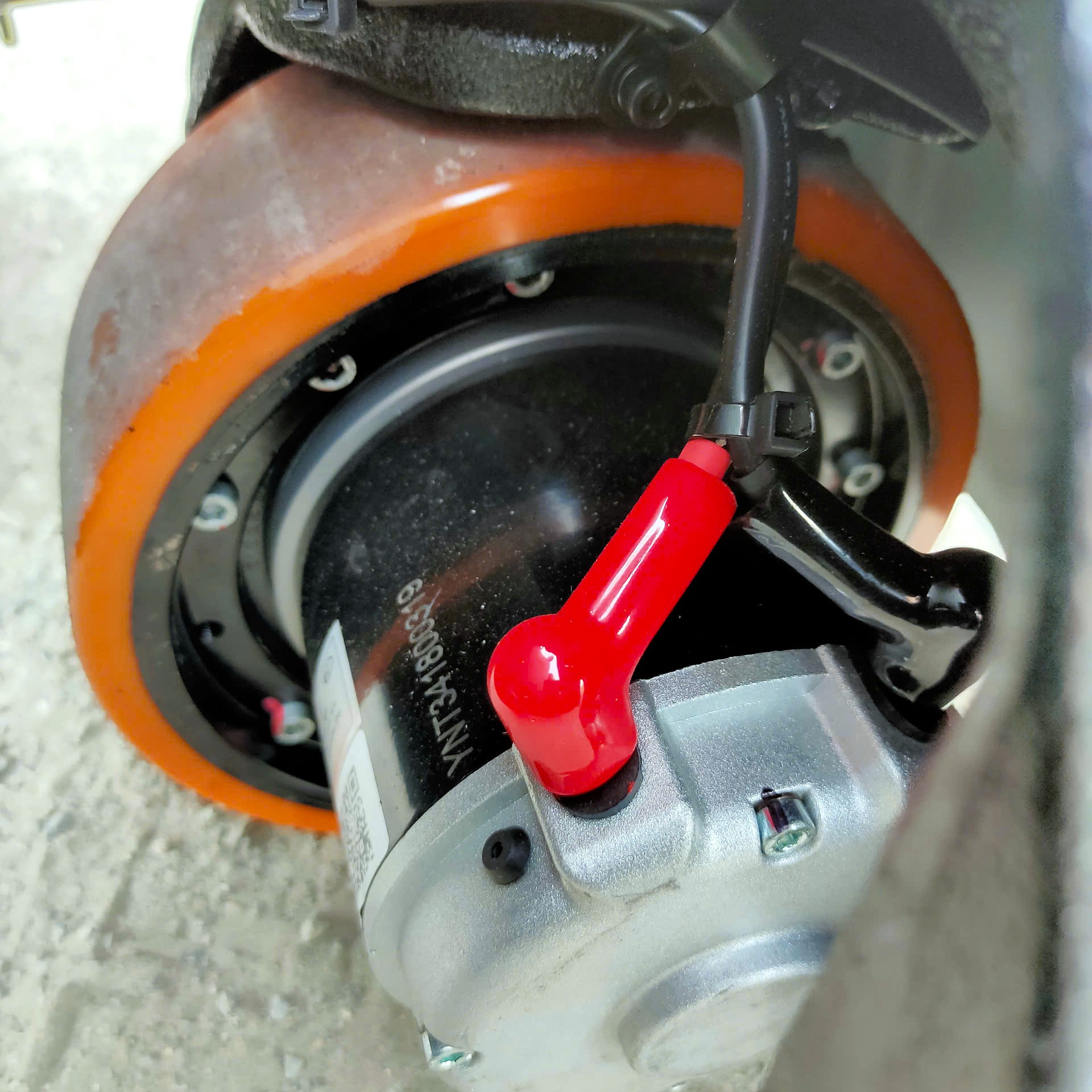 Xe nâng tay điện 1.5 tấn EPT15-EZ