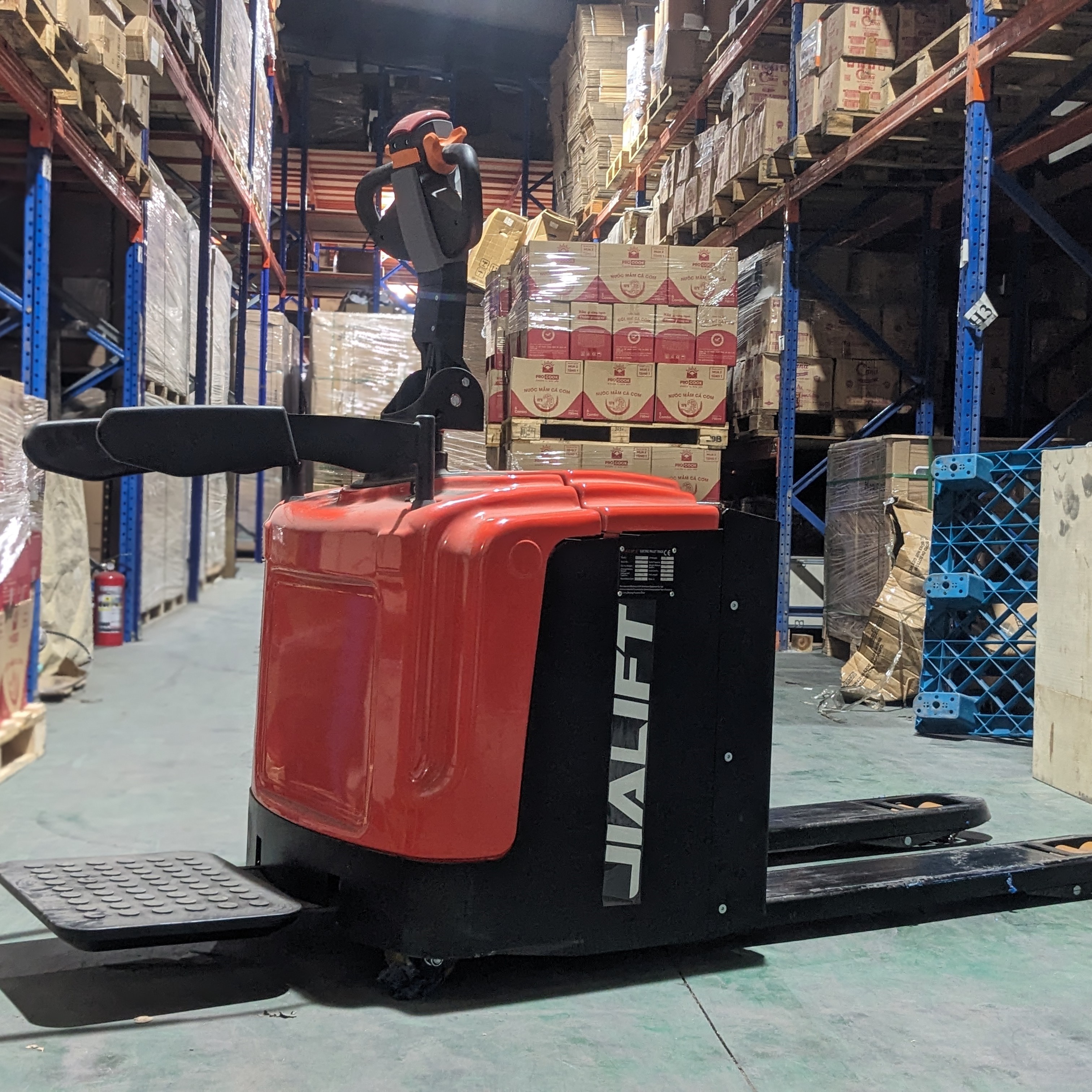 xe nâng tay điện đứng lái 2 tấn JIALIFT SL20GA
