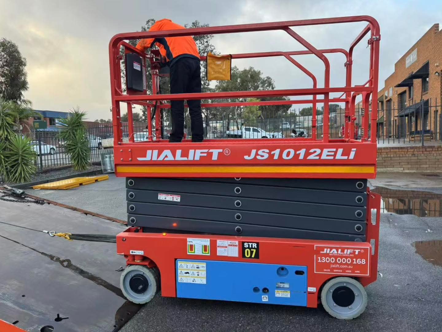 Xe Nâng Người cắt kéo tự hành 12m Jialift JS1012