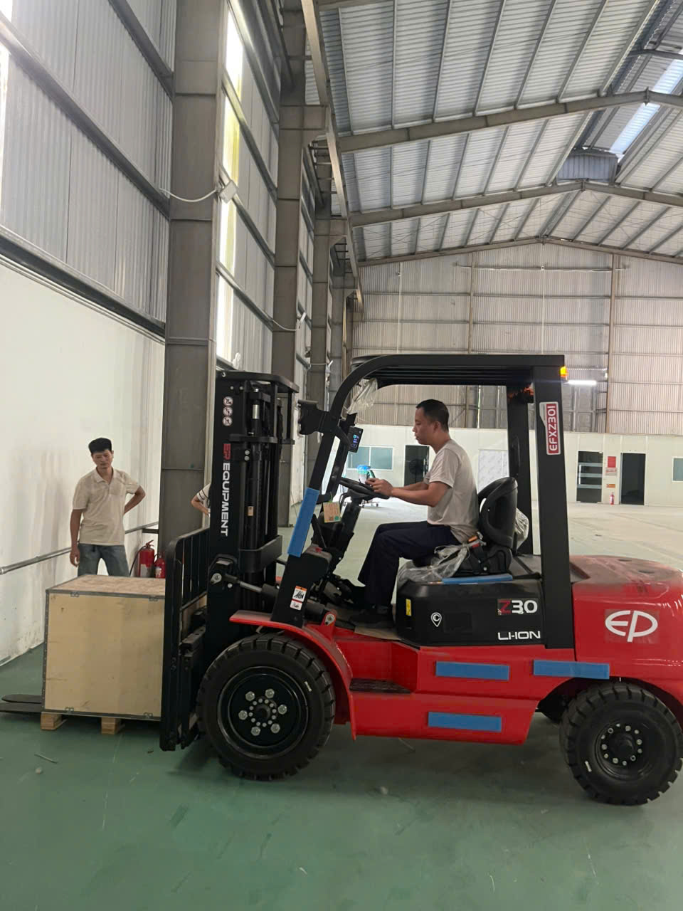 Xe nâng điện ngồi lái EFXZ251 2.5 tấn
