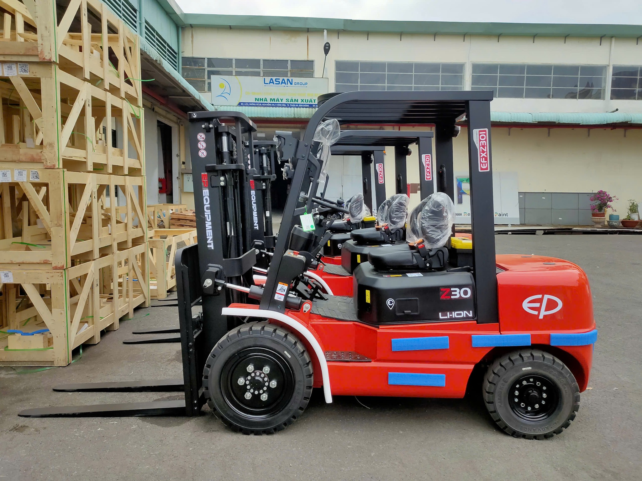 Xe nâng điện ngồi lái EFXZ251 2.5 tấn