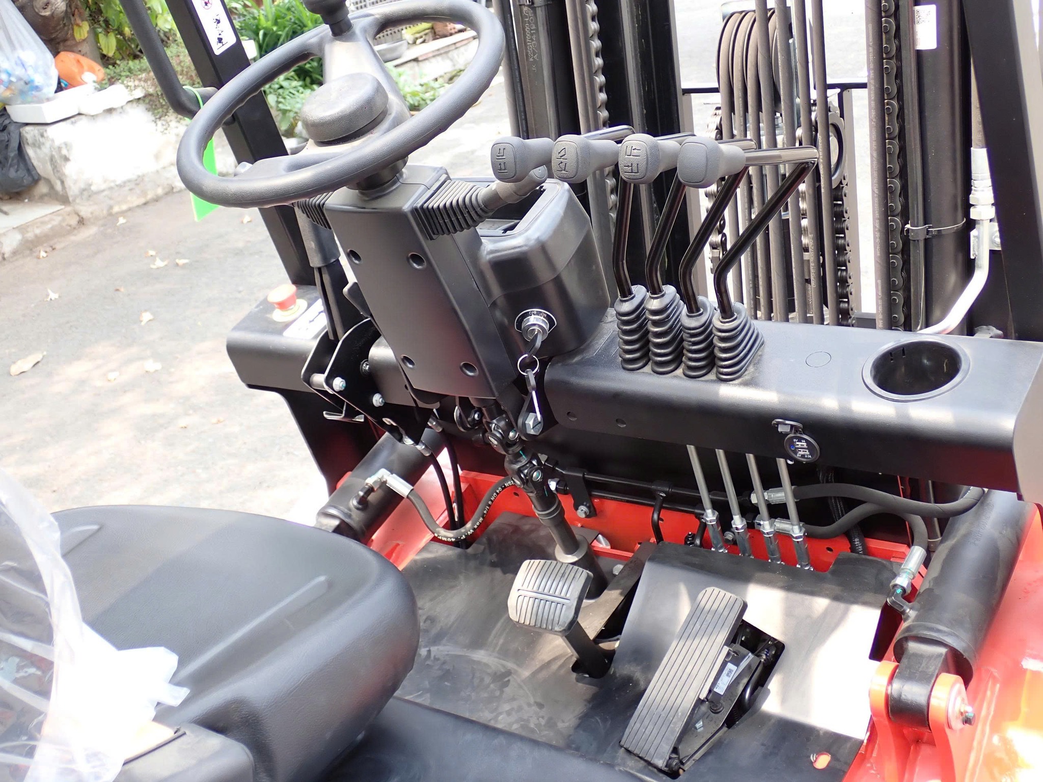 Xe nâng điện ngồi lái EFXZ301 3 tấn